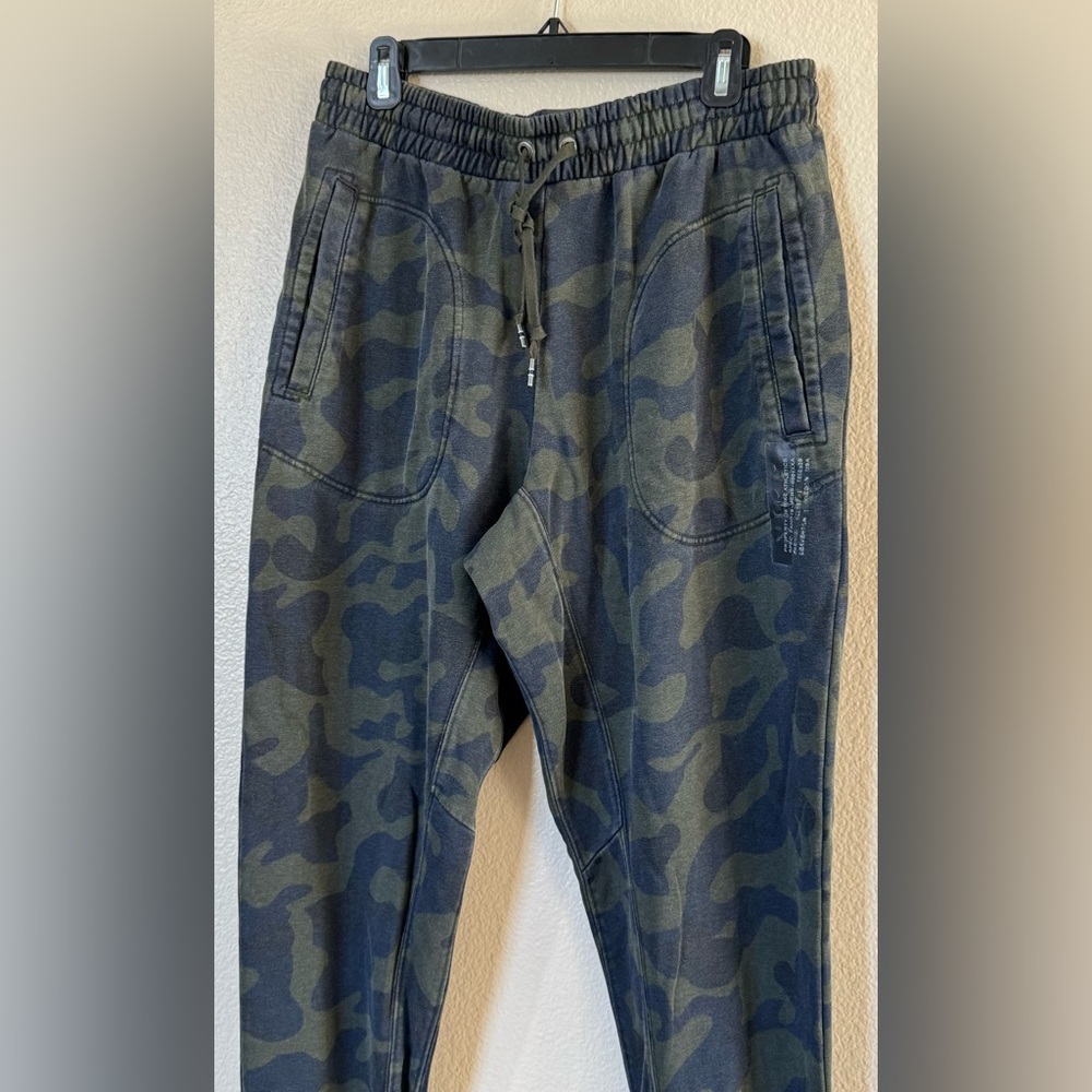 Nike Sportswear Club Men's Camo Fleece Joggers Sz L - Picture 2 of 7